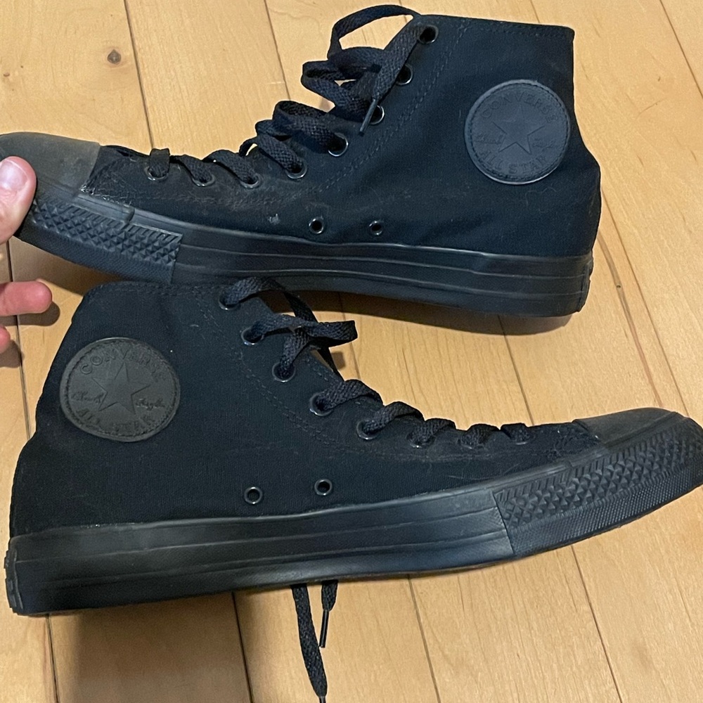 MENS Converse Black High-Top Sneakers